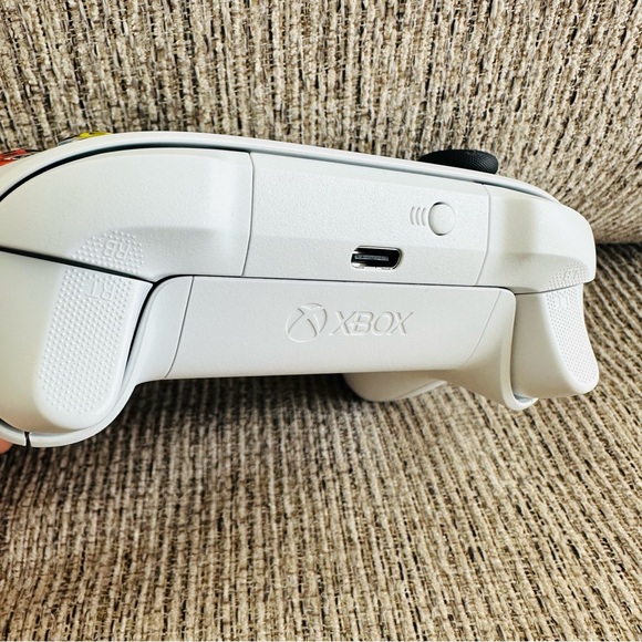 Xbox Series X|S Wireless Controller - White - Picture 12 of 12